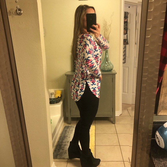 Fun and comfy tunic top! 💙💕 - Picture 2 of 7